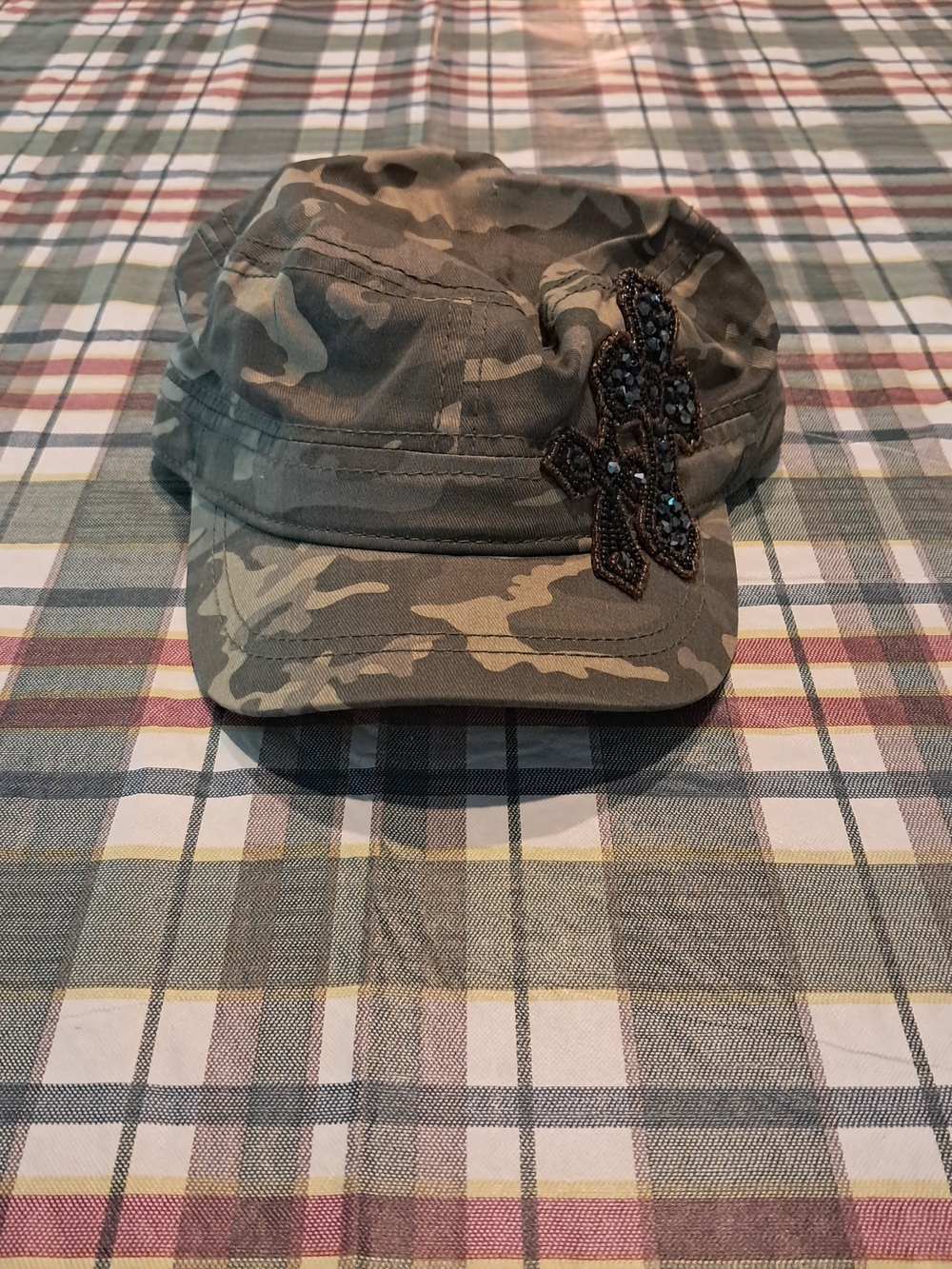 Camouflage Beaded Military Style Cap - Olive Green - Picture 2 of 3